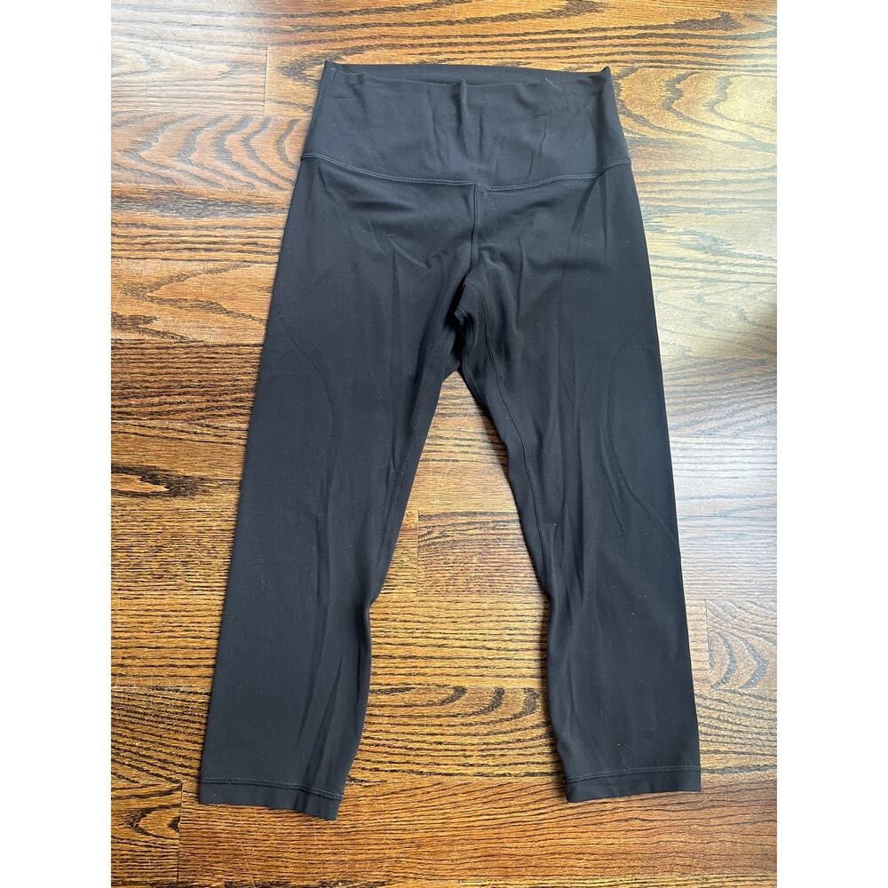 Lululemon women’s capri leggings Sz. S black